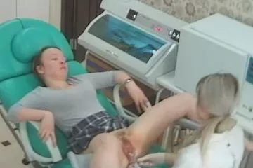 ginekologicheskiy osmotr studentki.mp4 000124266 cr